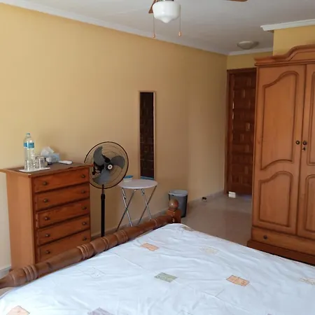 Pete's Place 住宿加早餐酒店 La Mariña