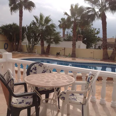 Pete's Place La Mariña